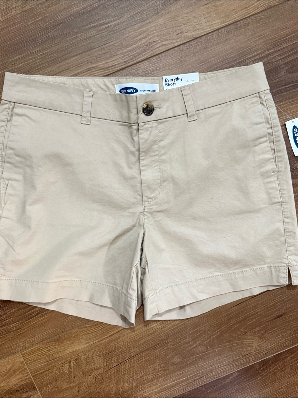 Old Navy Women's Khaki Beige Everyday Shorts